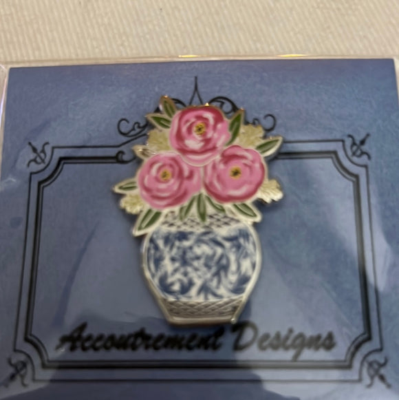 Pink Roses in Blue Choisserie Pot Needleminder